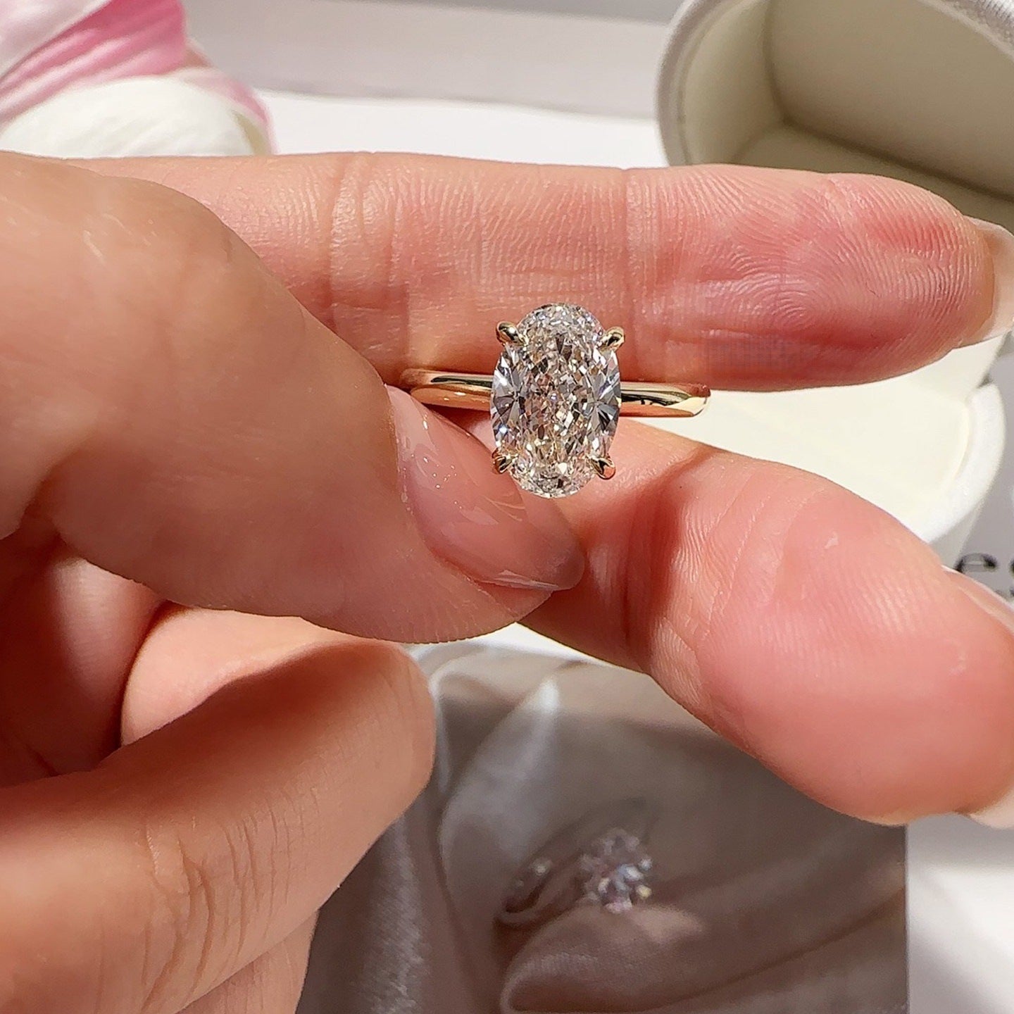 Damen eleganter ovaler Verlobungsring aus Zirkon Shop Nory