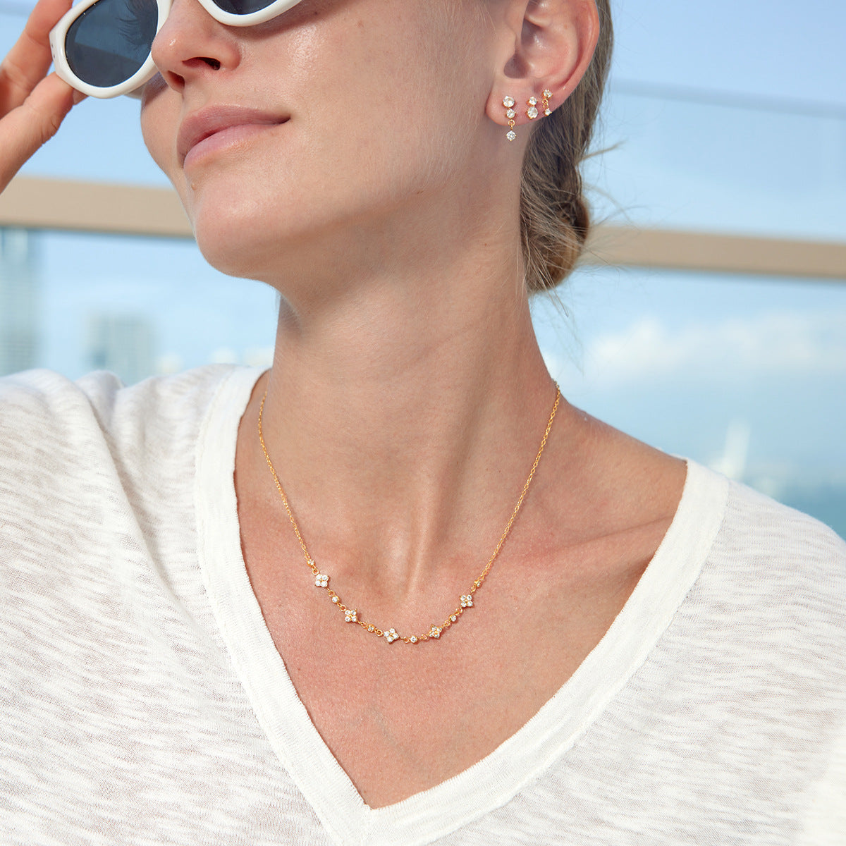 Damen Halskette mit funkelnden Zirkonia-Anhängern und zarter Edelstahlkette Shop Nory