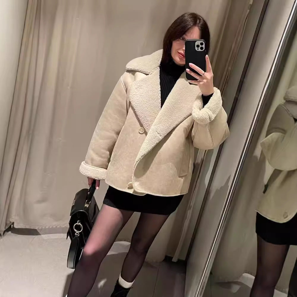 Damen Boxy-Jacke aus Faux-Shearling mit großem Teddykragen und Eingrifftaschen Shop Nory