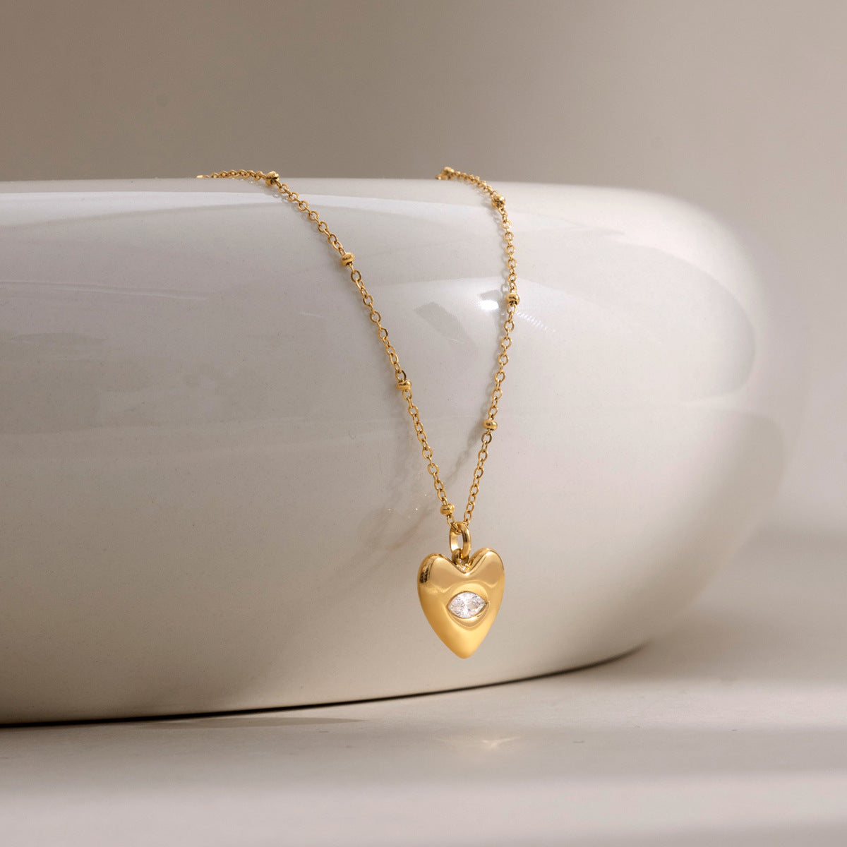 Damen Halskette mit elegantem Herzanhänger und hypoallergenem Edelstahl Shop Nory