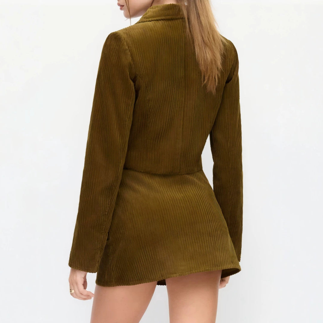 Damen Plissierte Kurzjacke mit Hemdkragen und umgeschlagenen Manschetten Shop Nory