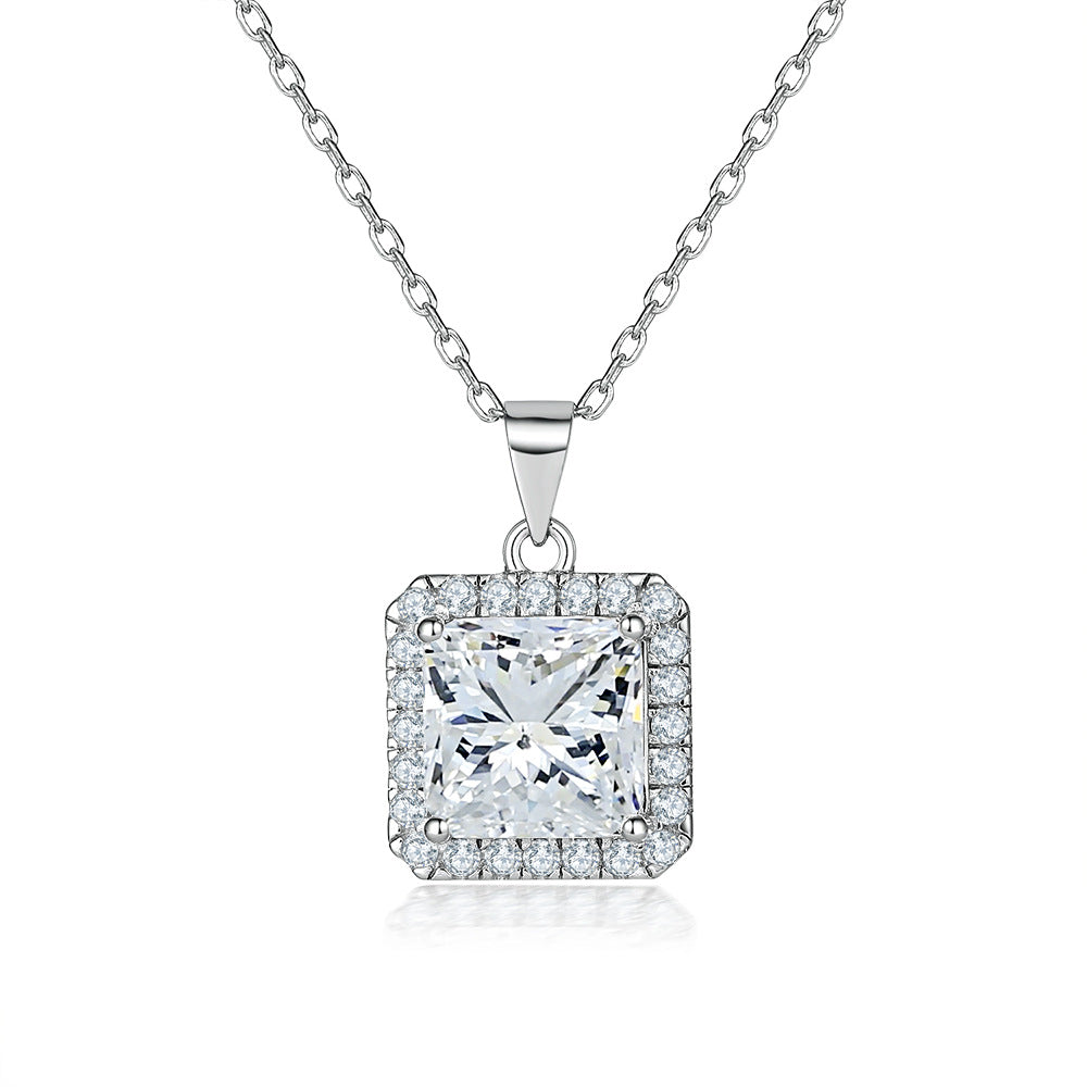 Damen Halskette mit elegantem quadratischem Anhänger und funkelndem Zirkonia-Besatz Shop Nory