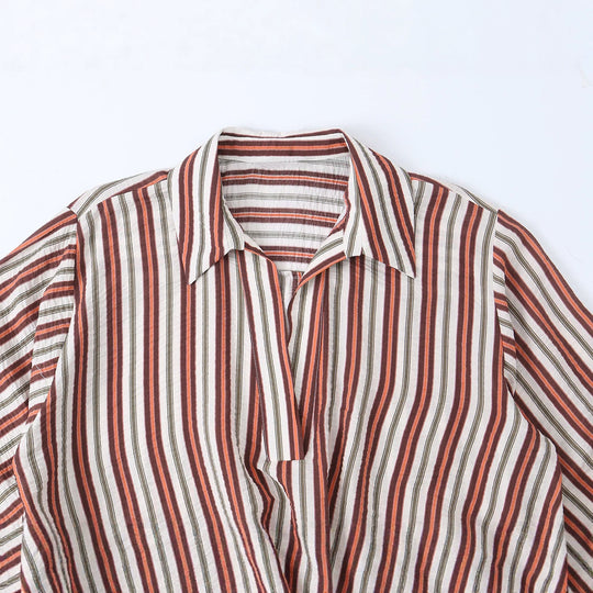 Damen Weit geschnittene Wickelbluse mit Hemdkragen, Dreiviertelärmeln und Streifenoptik Shop Nory