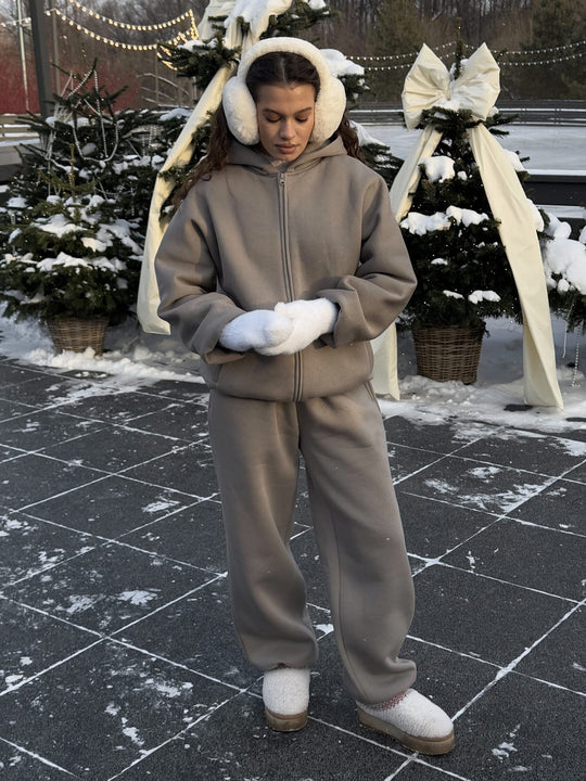 Damen Komfort-Kapuzen-Zipjacke mit verdecktem Reißverschluss, Kängurutasche und gerader Sweat-Hose Shop Nory
