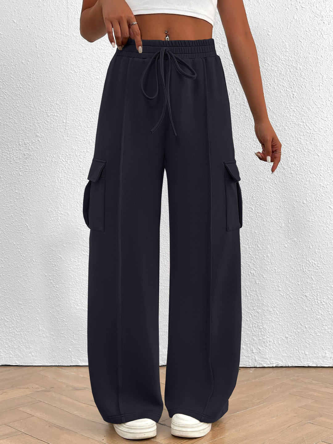 Damen Weite Cargo-Loungehose mit Tunnelzugbund und aufgesetzten Pattentaschen Shop Nory