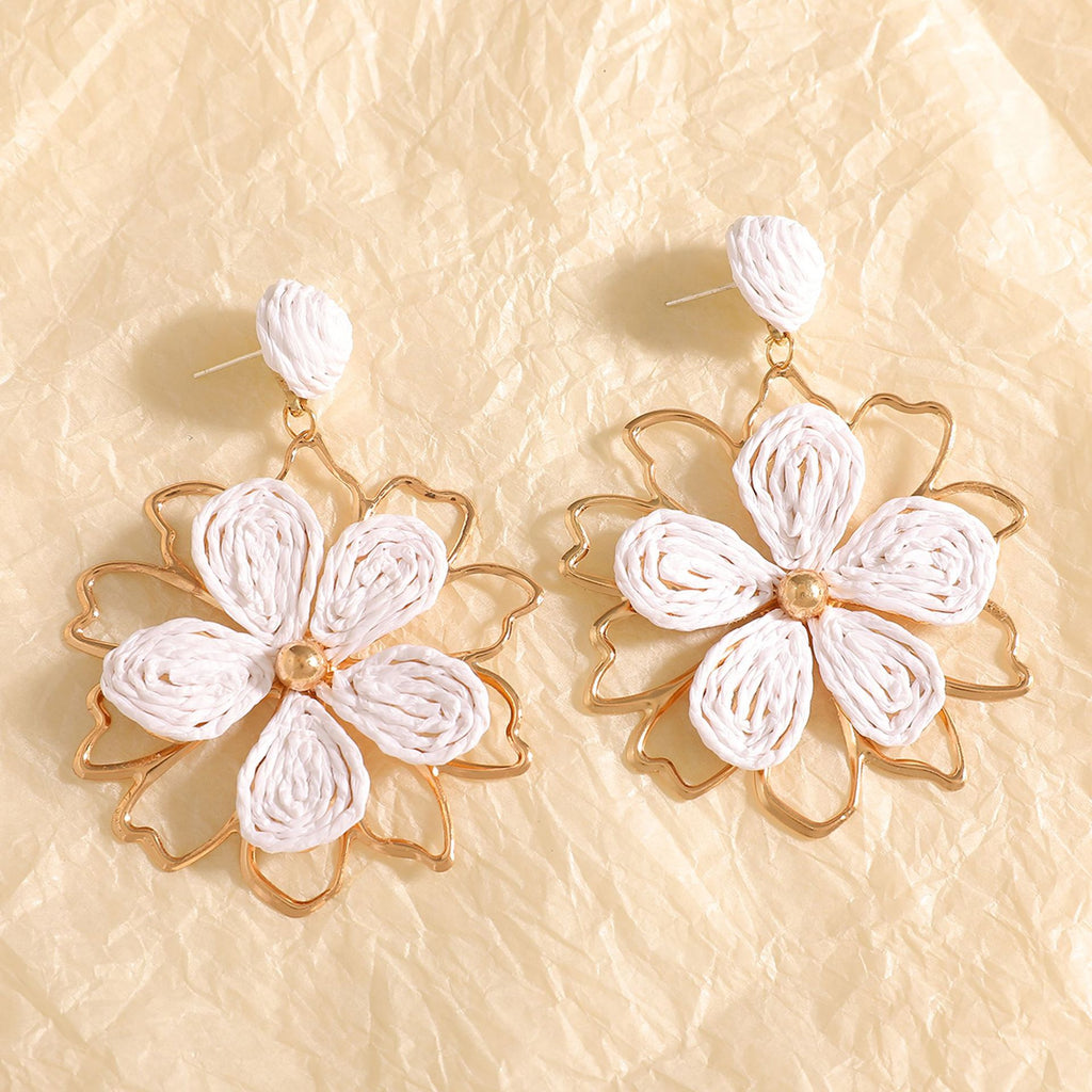 Damen Ohrstecker mit kunstvollem Blumenmotiv Shop Nory