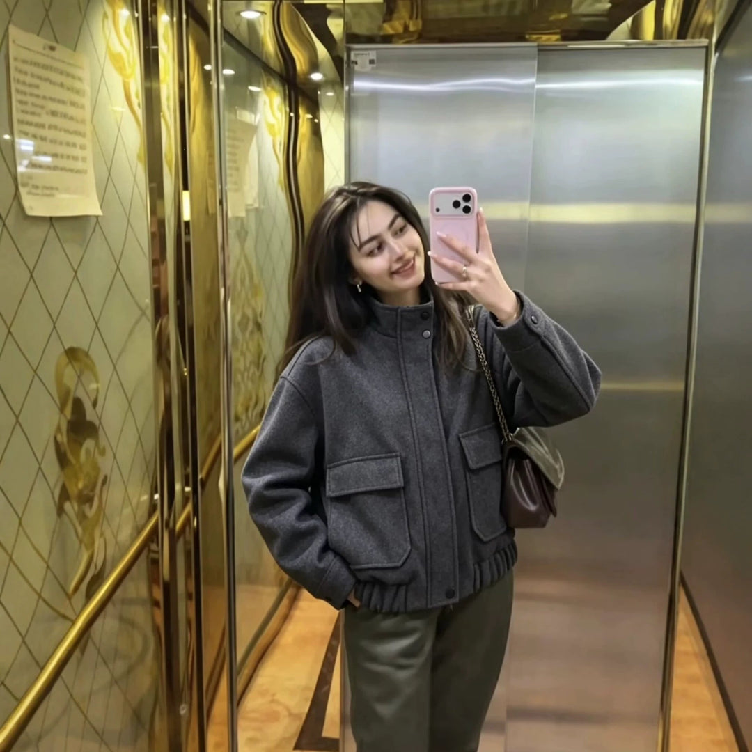 Damen Wollmix-Blousonjacke mit Stehkragen, großen Klappentaschen und elastischem Saum Shop Nory
