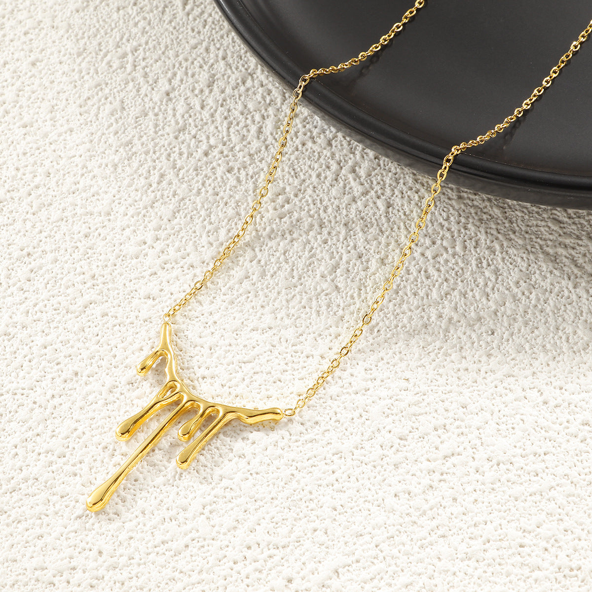 Damen moderne Kette mit kreativem und einzigartigem Tropfen-Design Shop Nory