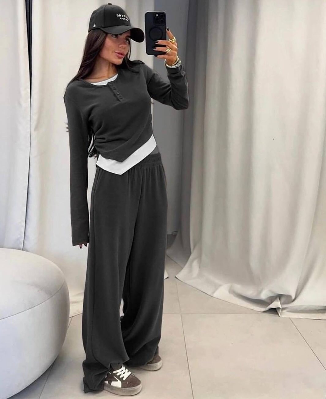 Damen Loungewear-Set aus weichem Modal mit Henley-Knopfleiste und weitem High-Waist Jogger Shop Nory