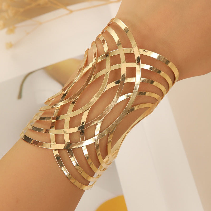 Damen Offener Armreif mit elegant geschwungenem Design Shop Nory