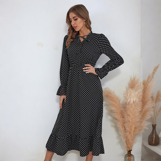 Damen Polka‑Dot Midikleid mit Schlüsselloch‑Detail, Smok‑Taille und Volantsaum Shop Nory