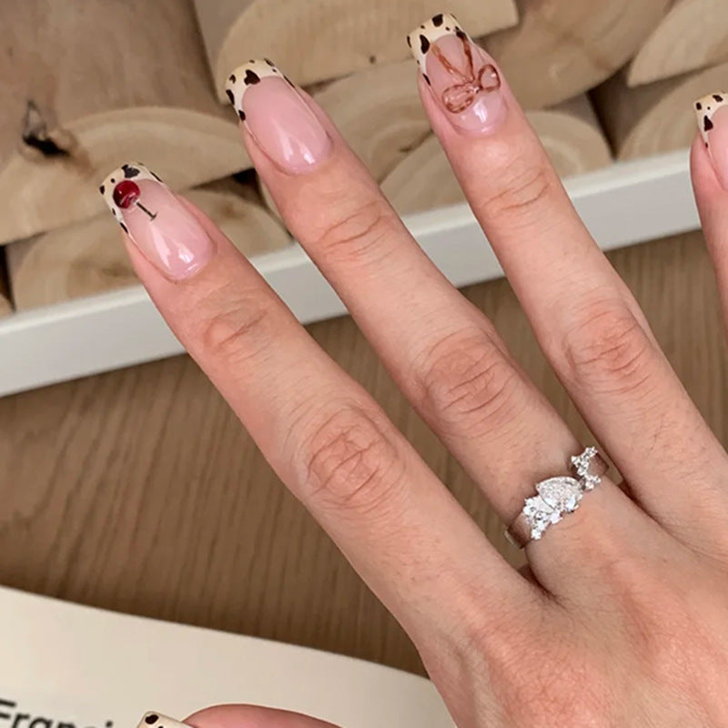 Damenring mit funkelnden Zirkonia und filigranem Design Shop Nory