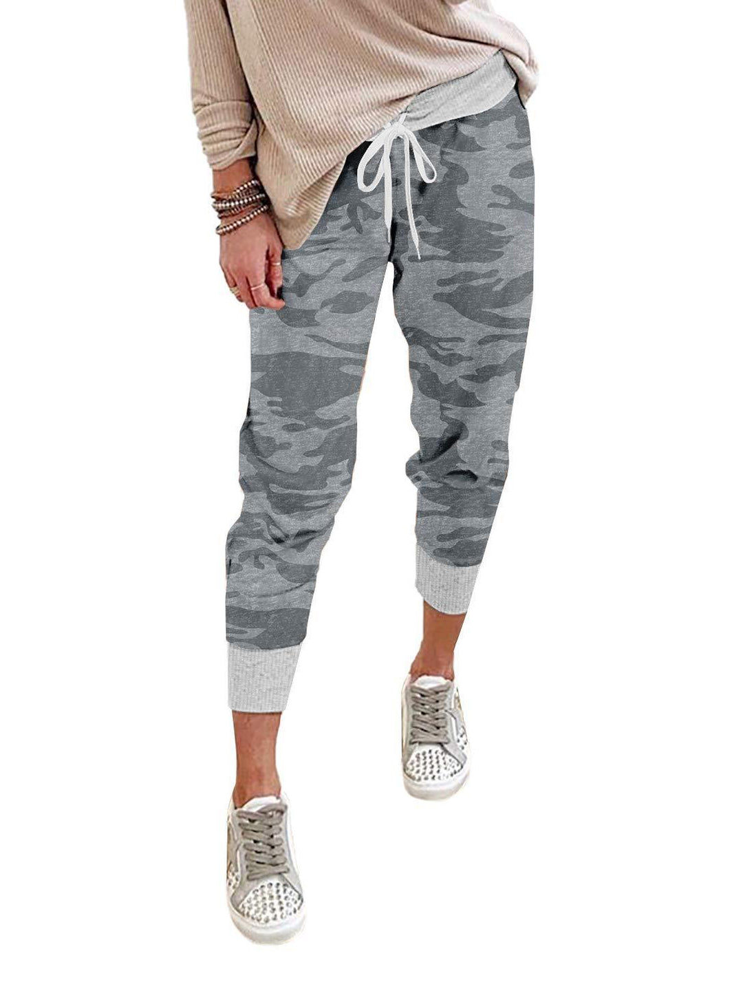 Damen Kordelzug-Jogpant im Camouflage-Look mit schmalem Fußbündchen Shop Nory