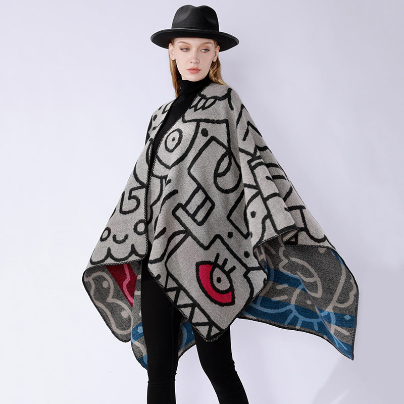 Damen Oversize-Poncho im künstlerischen Print mit zweifarbiger Kantenverarbeitung und asymmetrischem Zipfelsaum Shop Nory