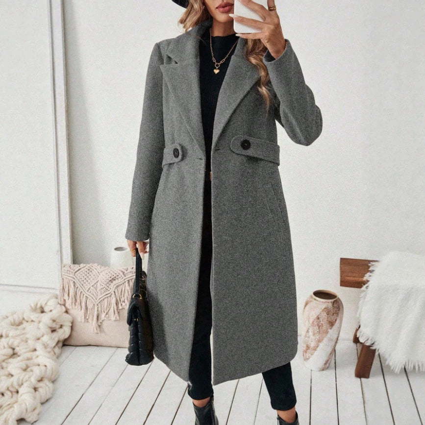 Damen Longline-Mantel mit Reverskragen und Pattentaschen-Detail Shop Nory