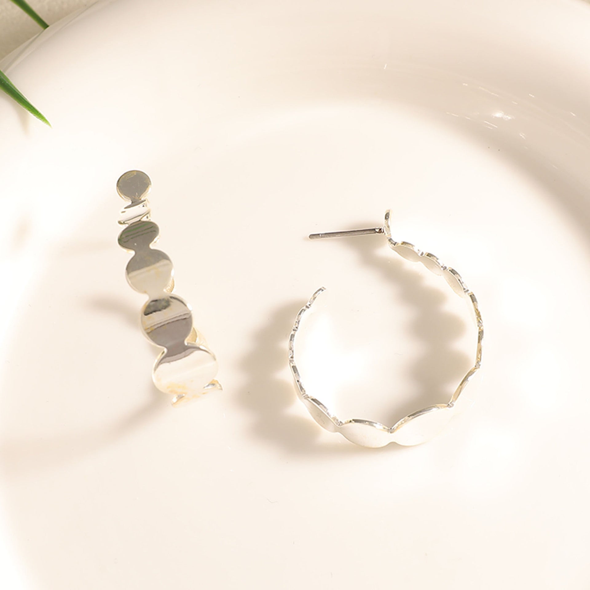 Damen Schmuckarmband mit ausgefallenem Rippenmuster Shop Nory