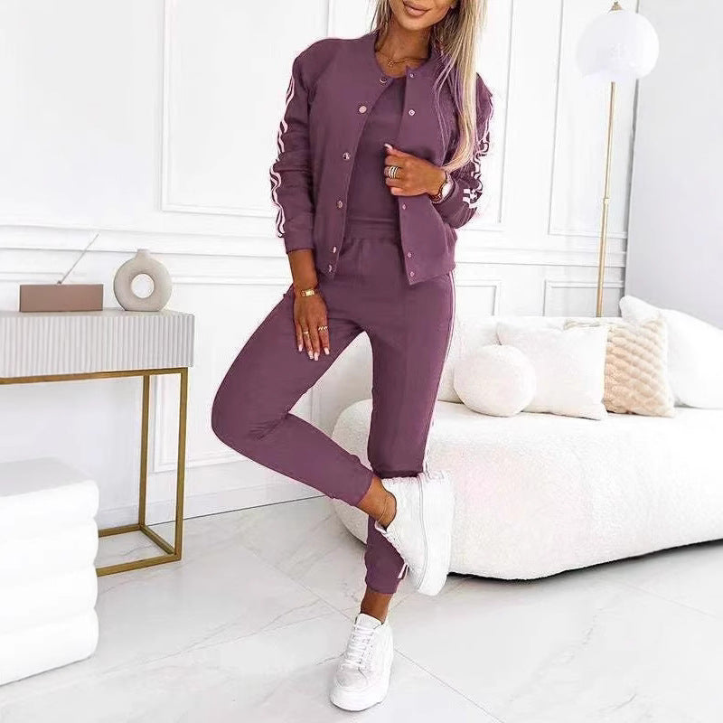 Damen nan sportliches Jogginganzug-Set mit Collegejacke, kurzes Top und slim-fit Jogginghose Shop Nory