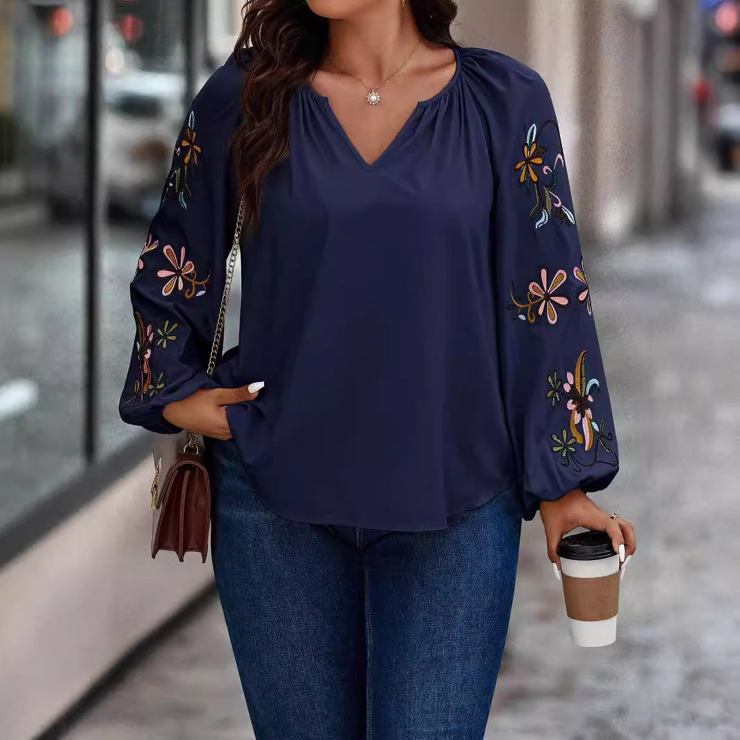 Damen Locker sitzende V-Ausschnitt Bluse mit floraler Stickerei an Ballonärmeln Shop Nory
