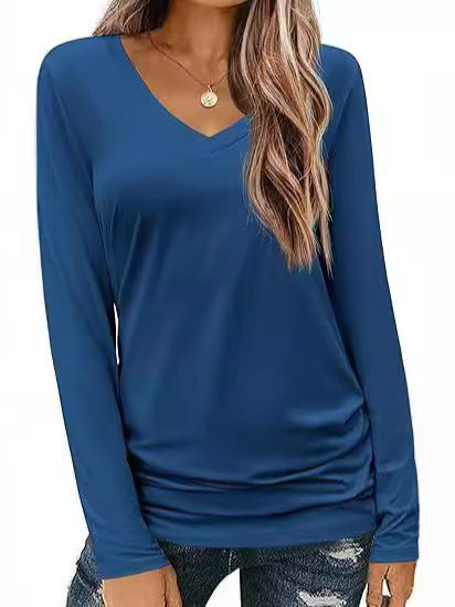Damen Figurbetontes V‑Ausschnitt Langarmshirt aus Stretch‑Jersey mit leicht gerafftem Saum Shop Nory
