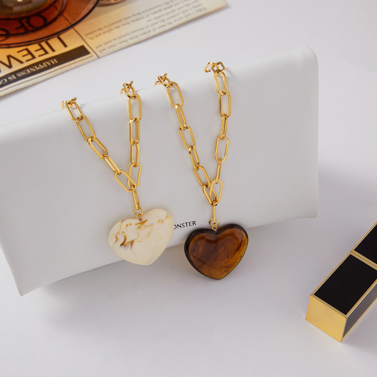 Damen Halskette mit Herzanhänger und goldfarbener Gliederkette Shop Nory