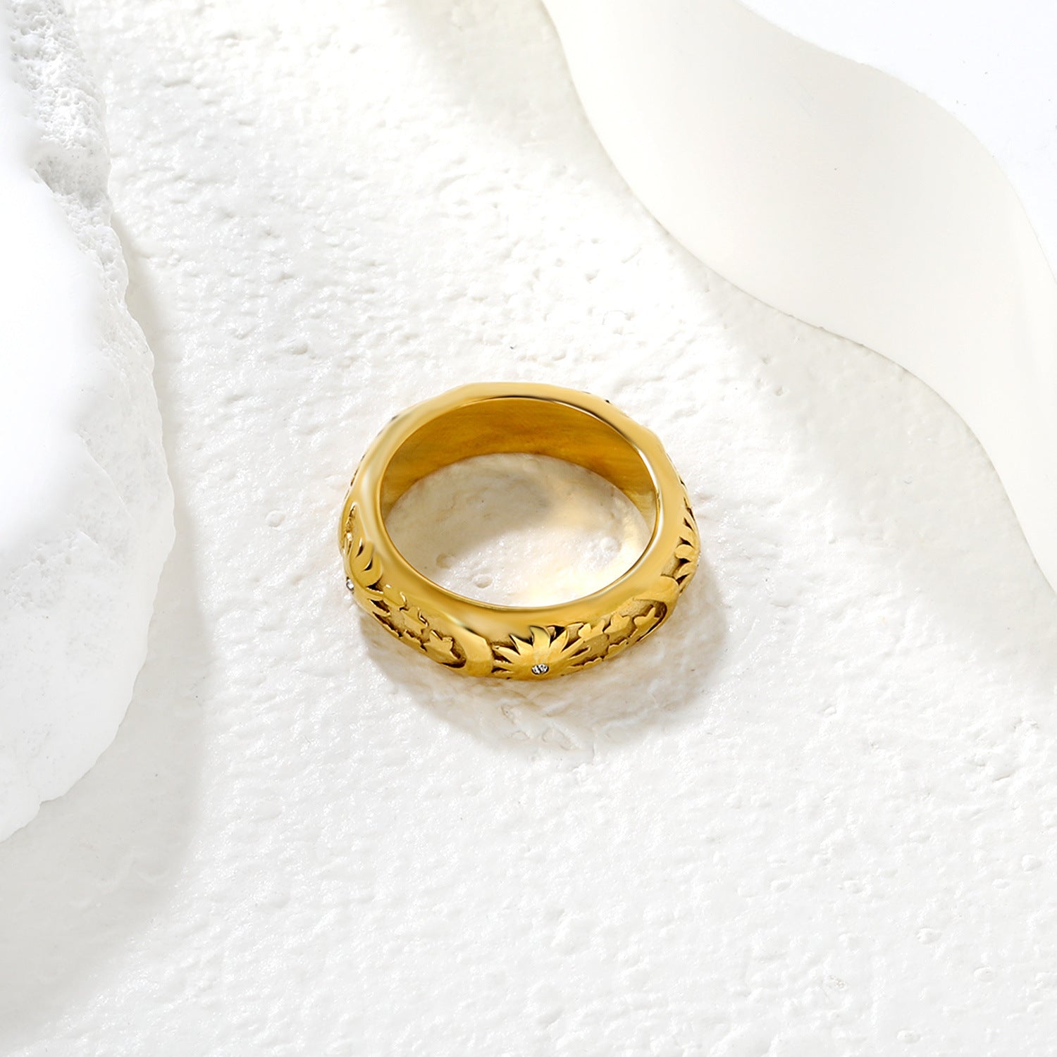 Damen Ring mit kunstvoller Musterung und funkelndem Zirkonia Shop Nory