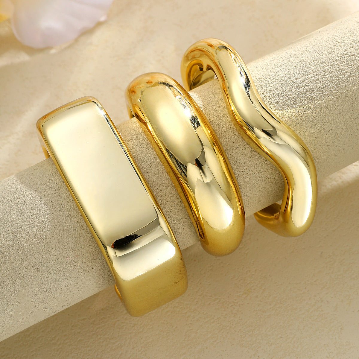 Damen Armreif-Set mit modernem, geschwungenem Design Shop Nory