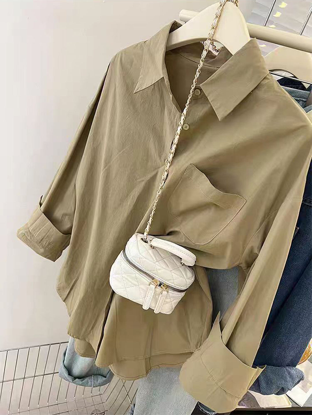 Damen nan oversized Hemdbluse mit Brusttasche, umgeschlagenen Ärmeln und relaxed Fit Shop Nory