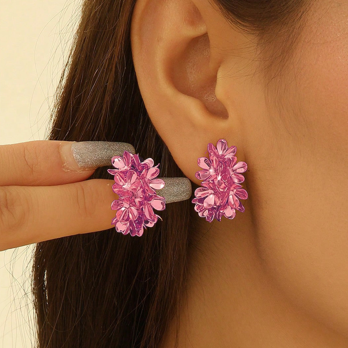 Damen Ohrstecker mit floralen, glitzernden Details Shop Nory
