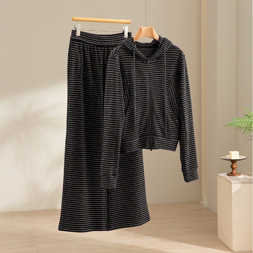 Damen Gestreifte Kapuzen-Zip-Strickjacke mit Eingrifftaschen und schmalem Rippbündchen Shop Nory