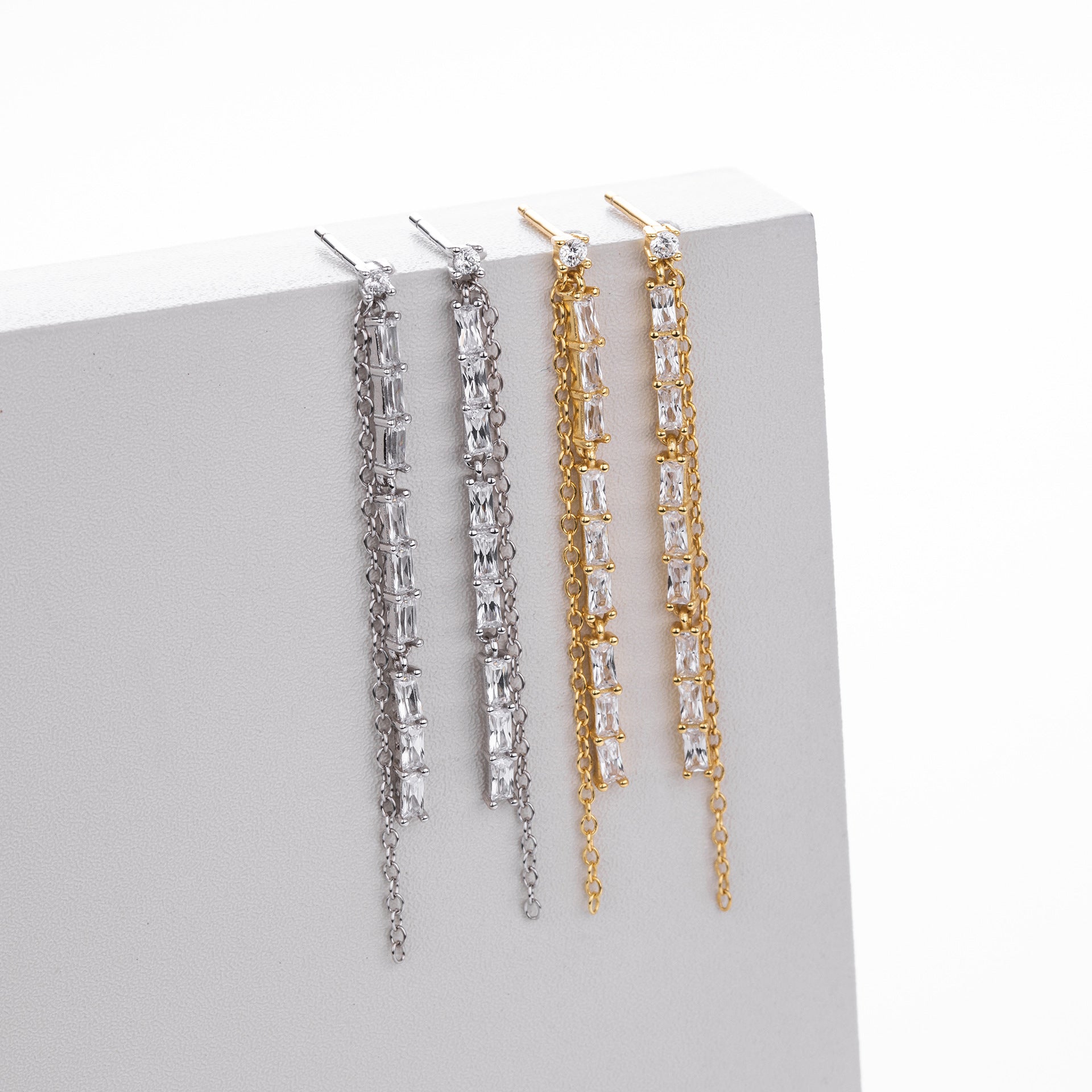 Damen Ohrhänger mit luxuriösem Zirkonbesatz und elegantem Kettendesign Shop Nory