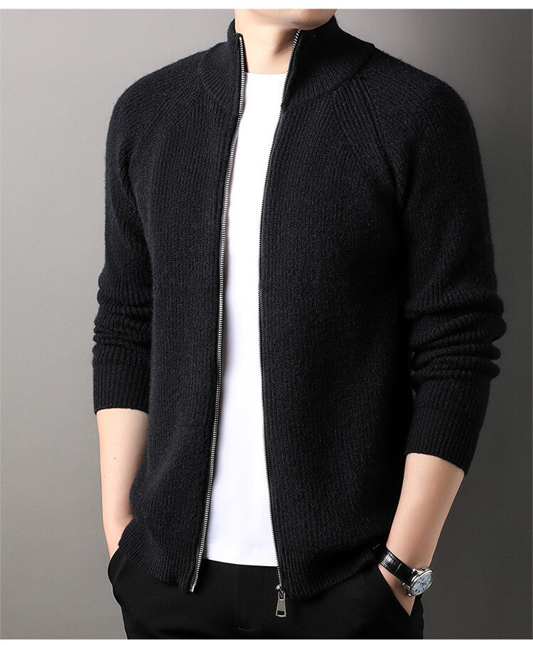 Herren Strickjacke mit hohem Kragen und unauffälligem Reißverschluss