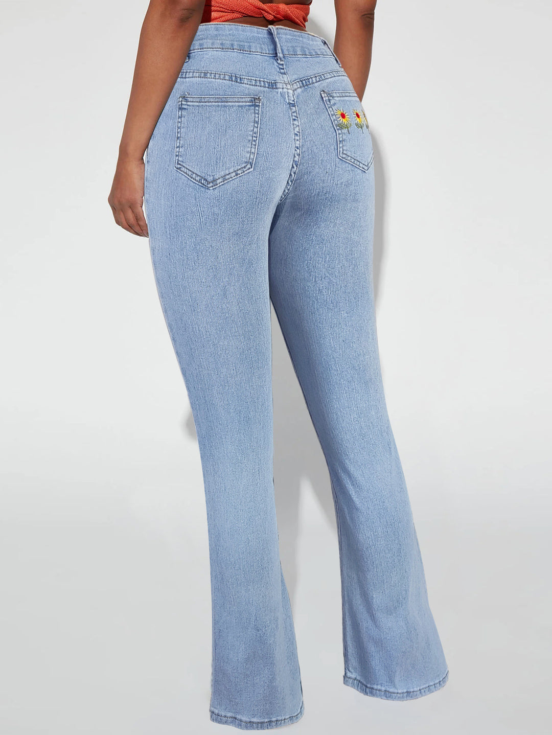 Damen Taillenhohe Schlagjeans mit Gänseblümchen-Stickerei und formendem Schnitt Shop Nory