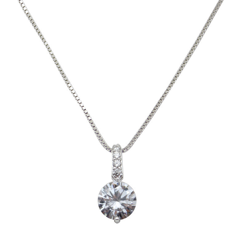 Damen-Halskette mit funkelndem Zirkonia-Anhänger und eleganter Gliederkette Shop Nory