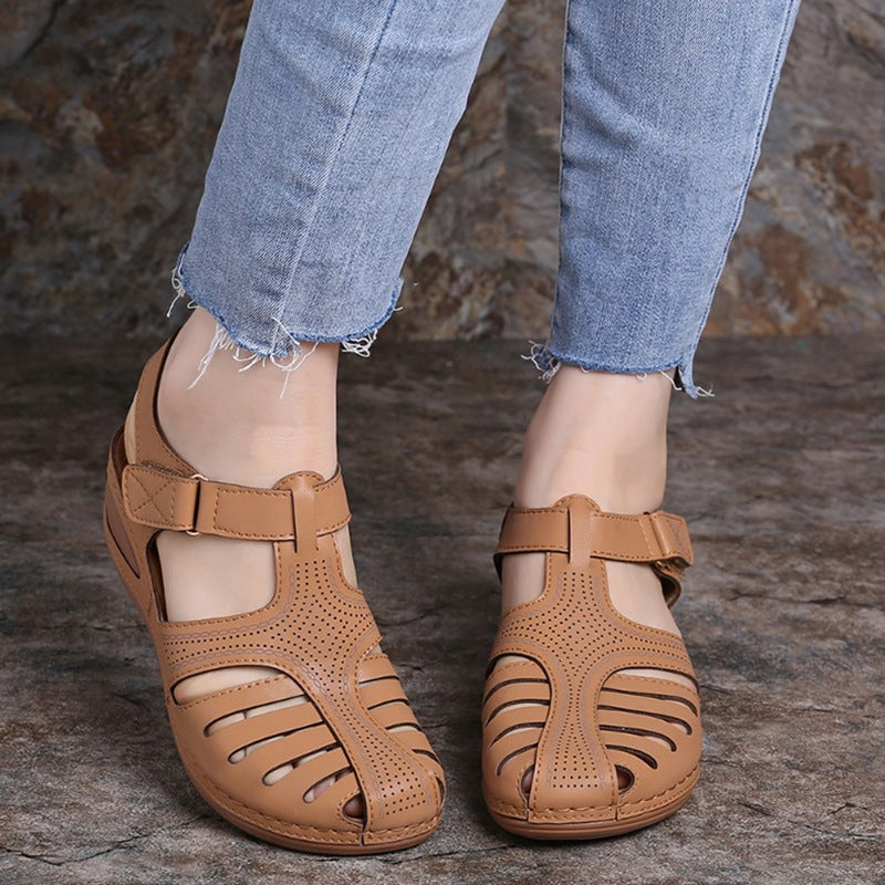 Damen Bequeme orthopädische Sandalette mit geschlossener Zehenpartie und verstellbarem Klettverschluss Shop Nory