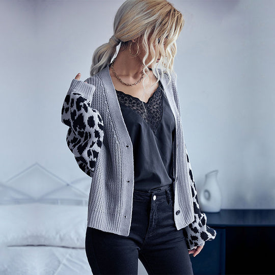 Damen Oversize Strickcardigan mit Leopardenmuster-Ärmeln und V‑Ausschnitt Shop Nory