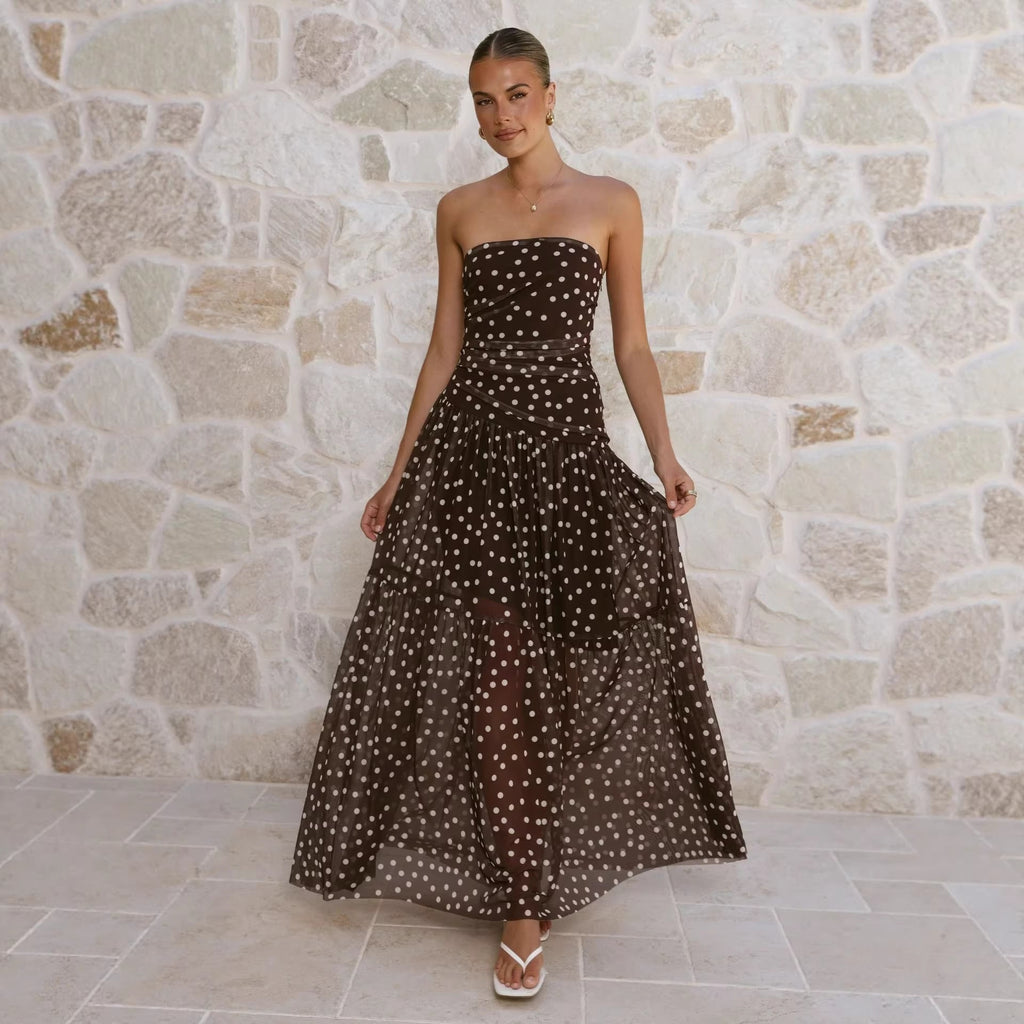 Damen Maxikleid mit schulterfreiem Schnitt und verspieltem Punktenmuster