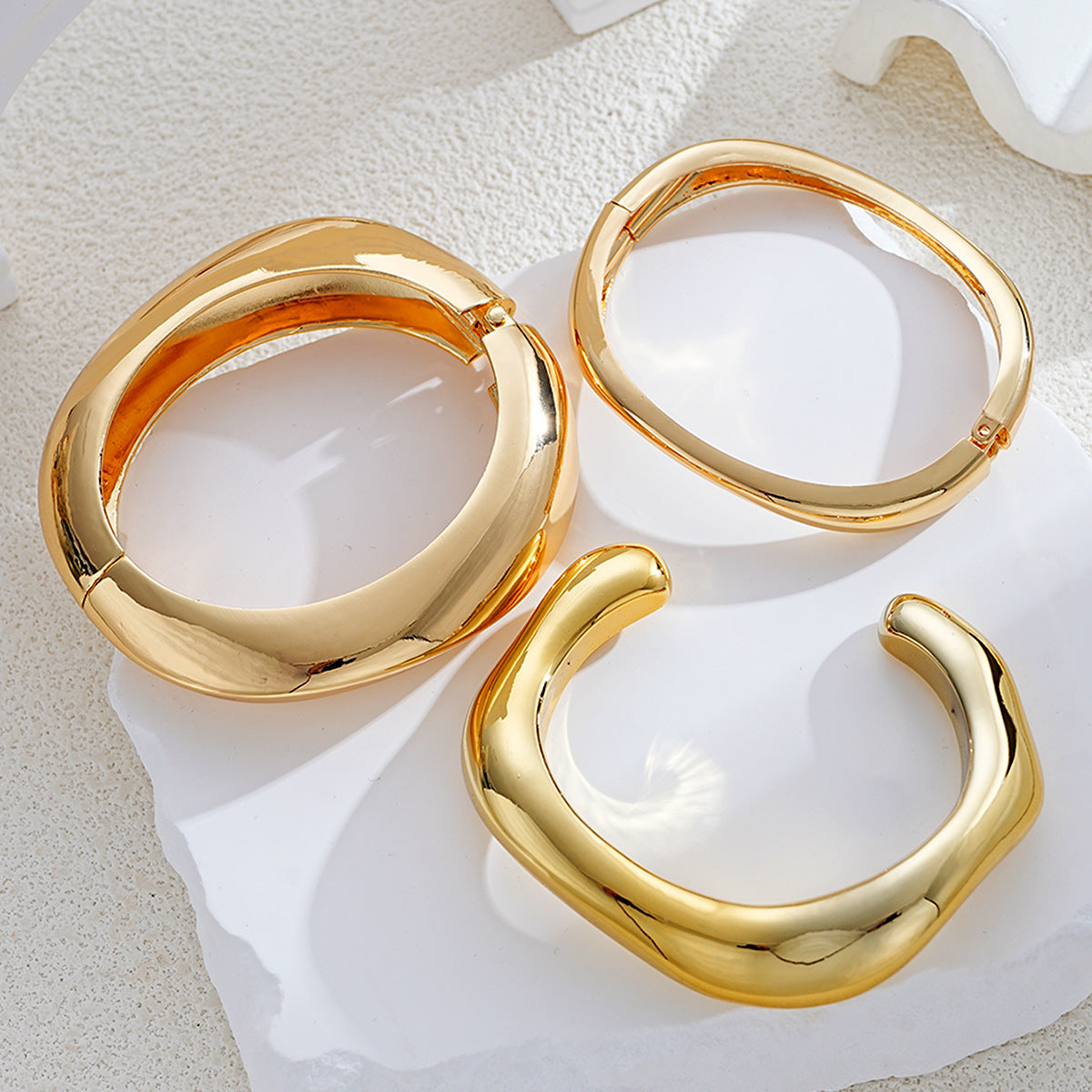 Damen goldenes Armreif-Set Shop Nory