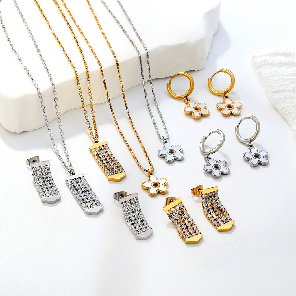 Damen Schmuckset mit elegantem Kristallanhänger und passenden Ohrsteckern Shop Nory