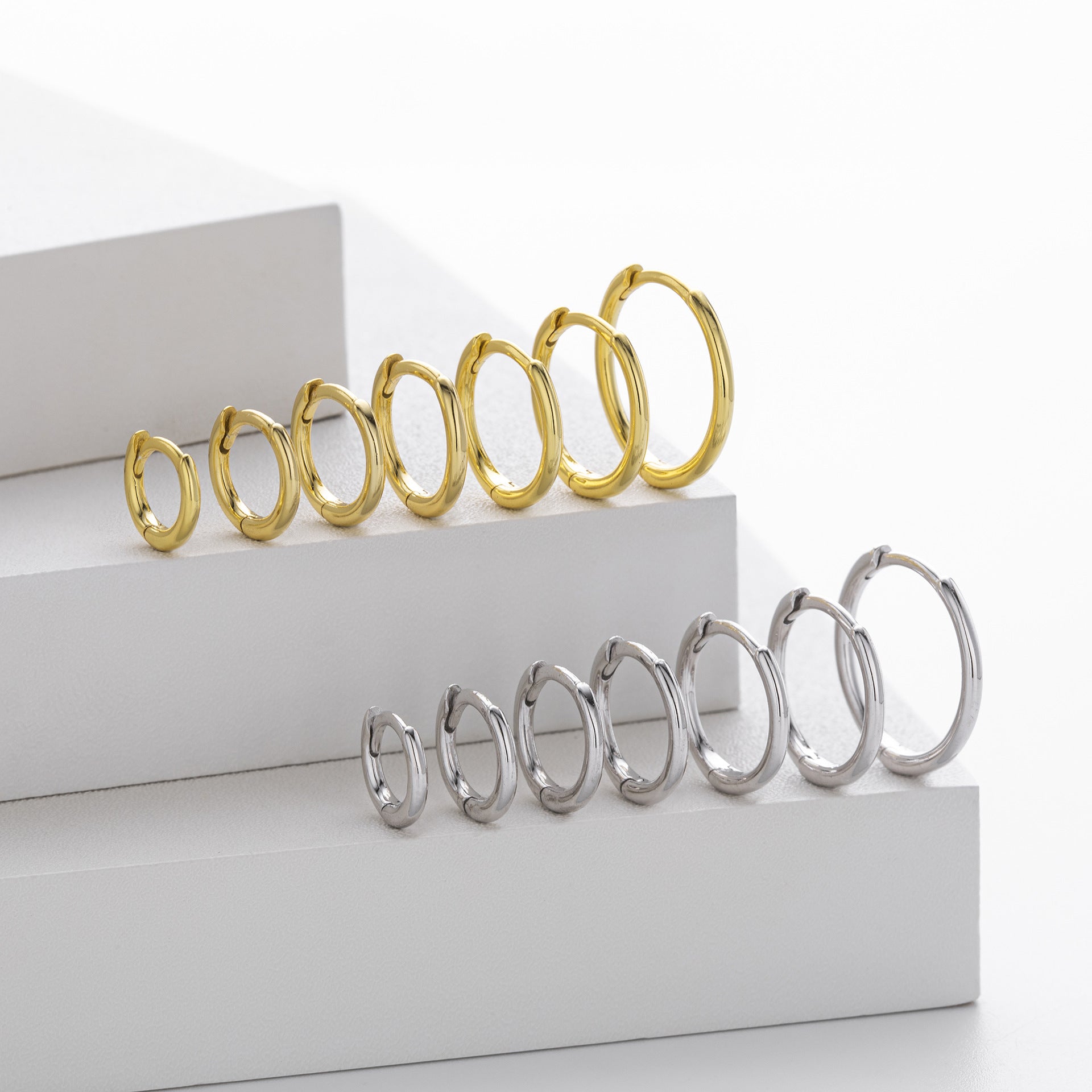 Damen Creolen mit modernem, geschwungenem Design aus 925 Sterling Silber Shop Nory