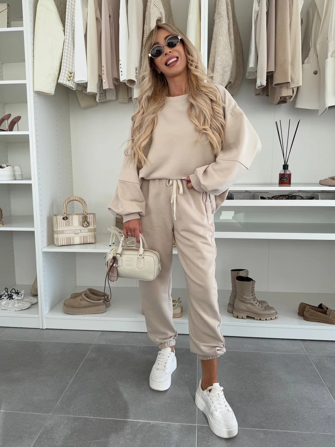 Damen Oversized Loungewear-Set aus weich angerautem Sweat mit Kordelzug-Jogginghose und relaxed Pullover Shop Nory