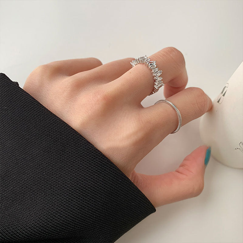 Damenring mit elegantem und funkelndem Zirkon-Band Shop Nory
