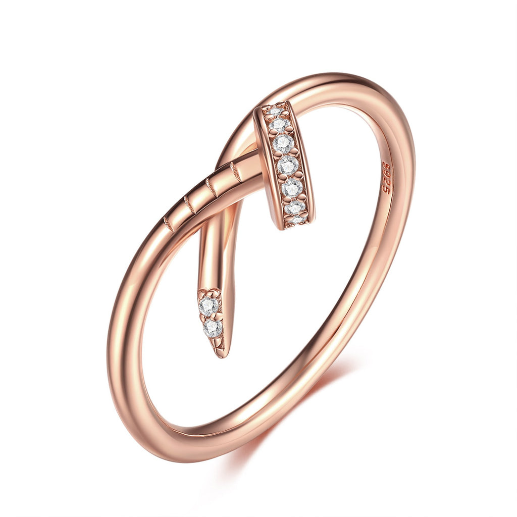Damen Ohrstecker mit modernem Ringdesign und funkelnden Zirkonia Akzenten Shop Nory