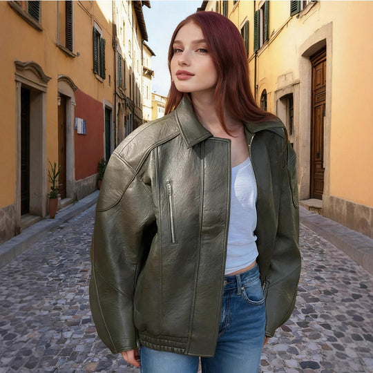 Damen Oversized Kunstleder-Bomberjacke mit elastischem Saum, verdeckter Druckknopfleiste und schräger Reißverschlusstasche Shop Nory