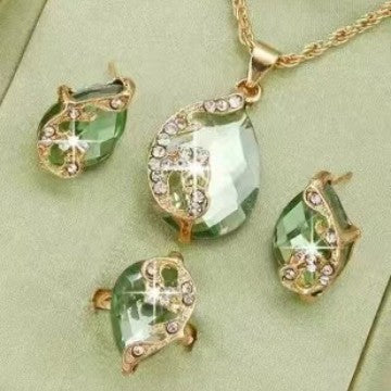 Tropfen facettiertes Kristall Anhänger Halskette Ring und Stud Ohrringe Set