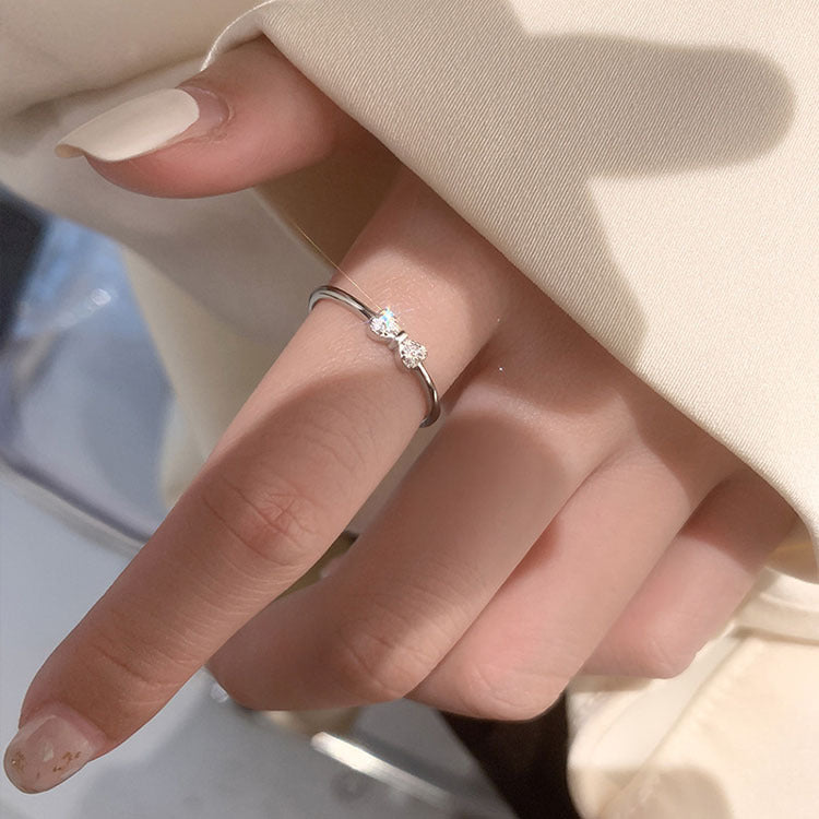 Damen eleganter Ring mit filigranem Design und funkelnden Kristallen Shop Nory