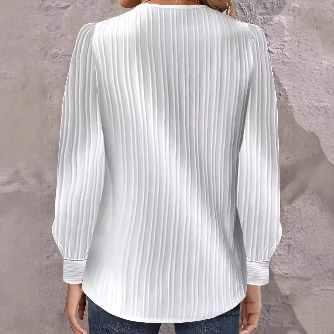 Damen Plissee-Bluse mit asymmetrischem Ausschnitt und Knopf-Details