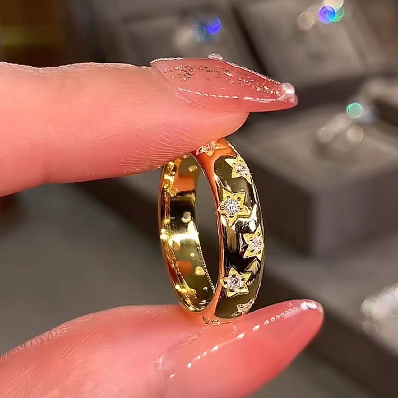 Damen Schmuckring mit funkelndem Zirkonia Shop Nory
