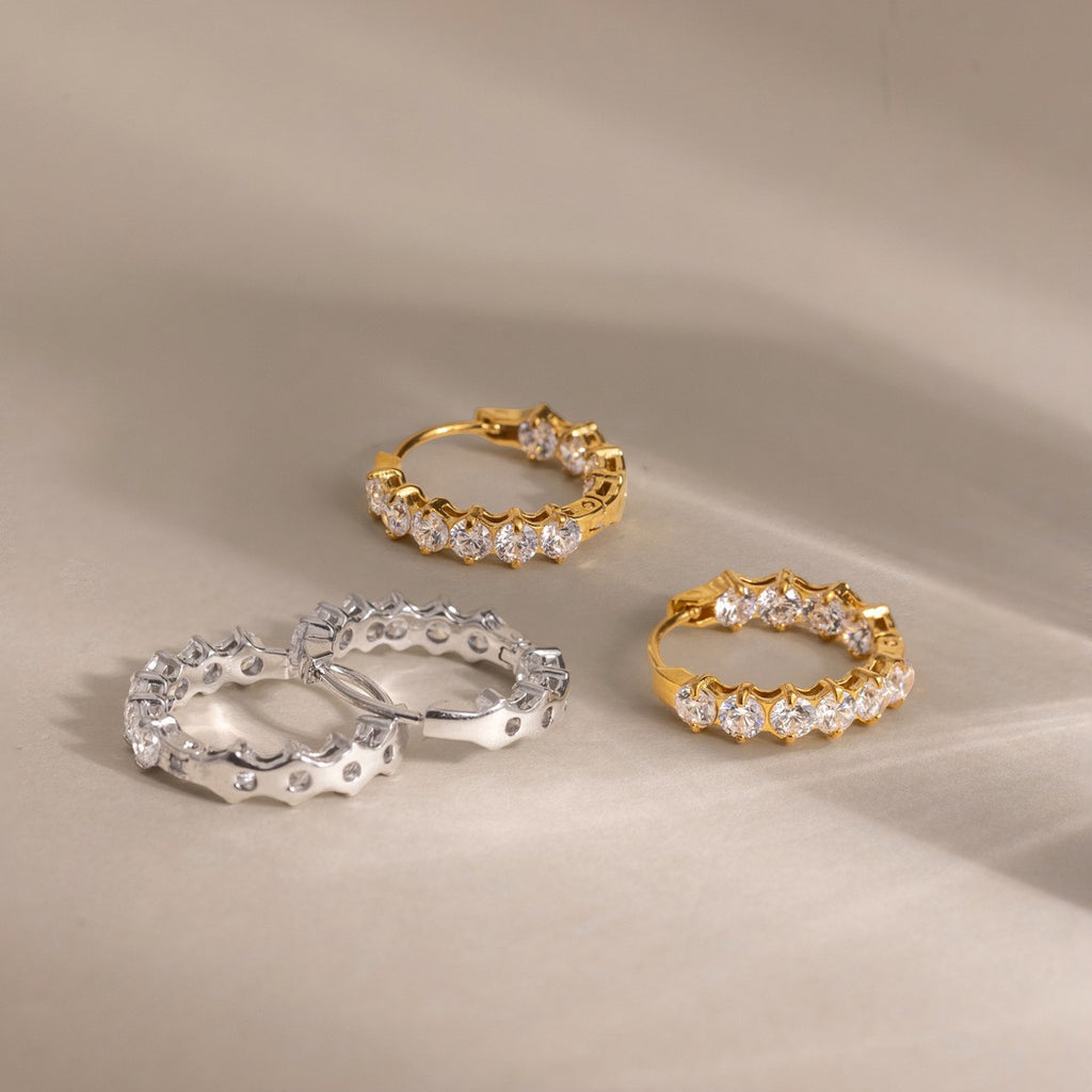 Damen Creolen mit funkelnden Zirkonia und hypoallergenem Edelstahl Shop Nory