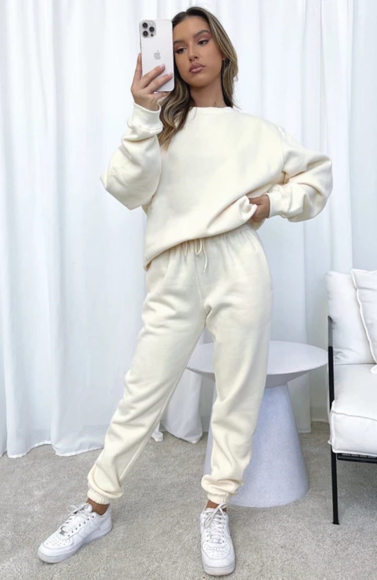 Damen nan zweiteiliges Cozy-Loungewear-Set mit Oversize-Rundhals und hochgeschnittener Jogginghose mit Kordelzug Shop Nory