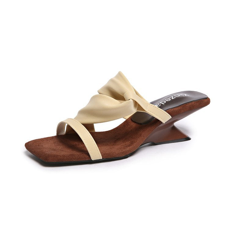 Damen Slide-Pantoletten mit stilvollem Riemendesign und bequemer Innensohle